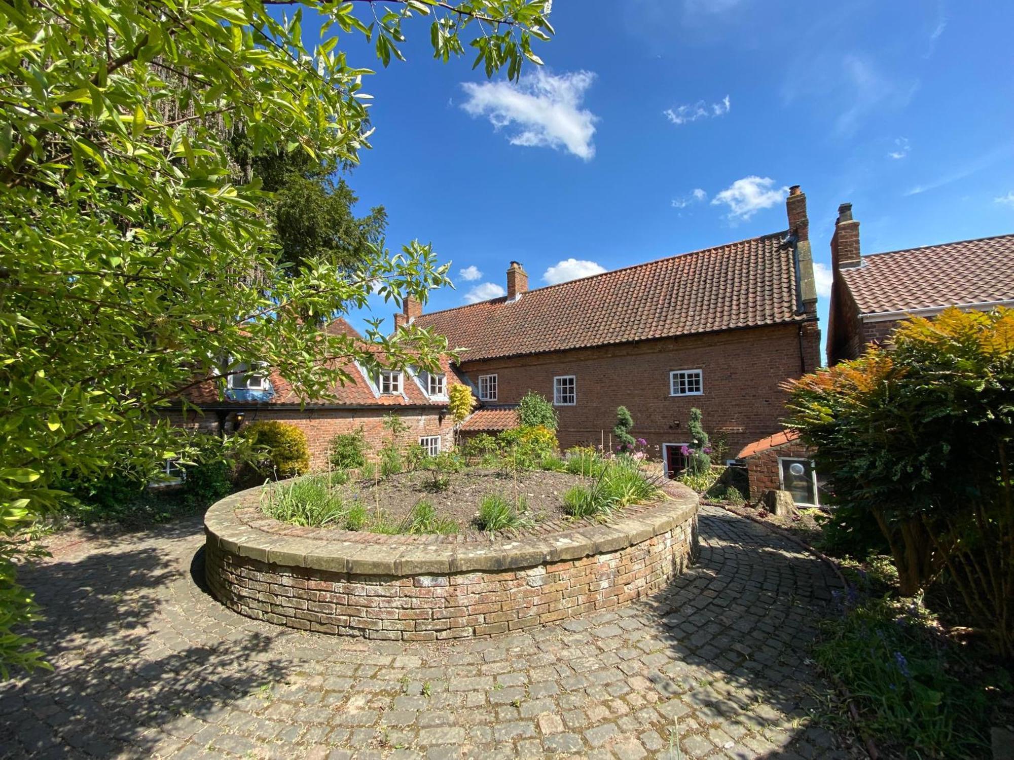 Papist Hall Cottages Barrow upon Humber Exterior photo